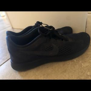 Nike free runs women’s size 10.5